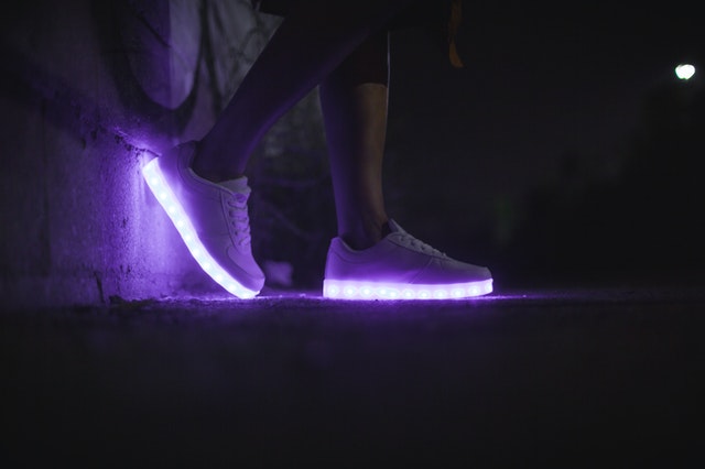led pásky na botě